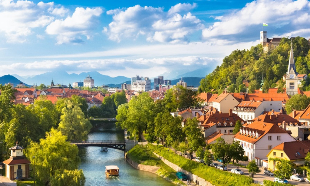 How to Discover the Scenic Beauty of Slovenia with Exclusive Travel Packages