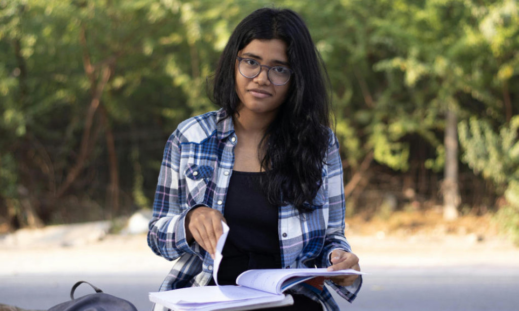 Top Abroad Education Consultants in Delhi – Your Fast Track to Global Education