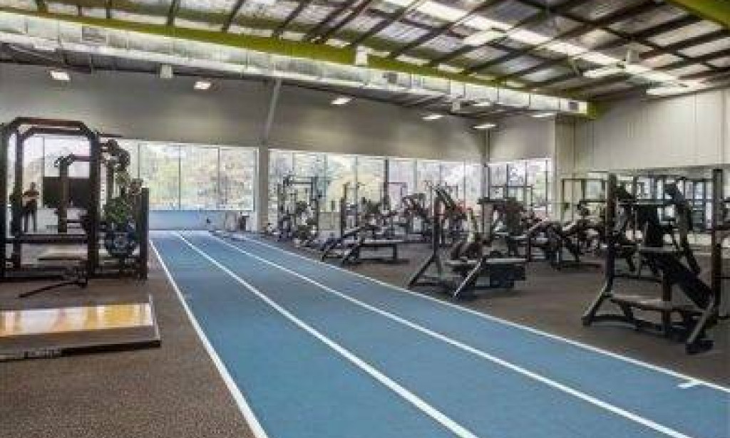 Top Reasons to Choose Professional Cleaning Services for Your Business and Gym