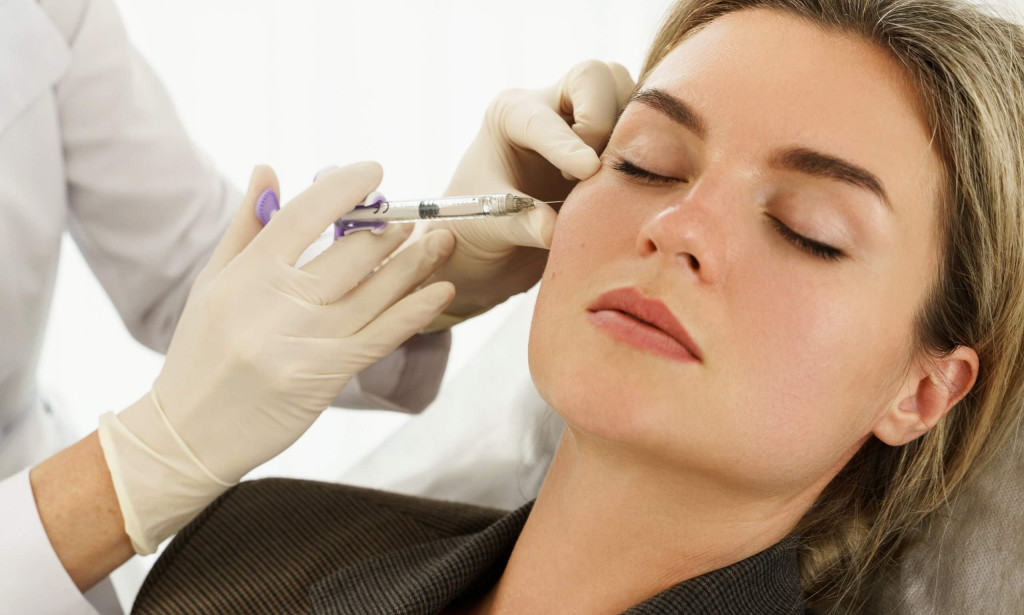 How Does Under-Eye Filler Treatment Improve Overall Eye Symmetry?