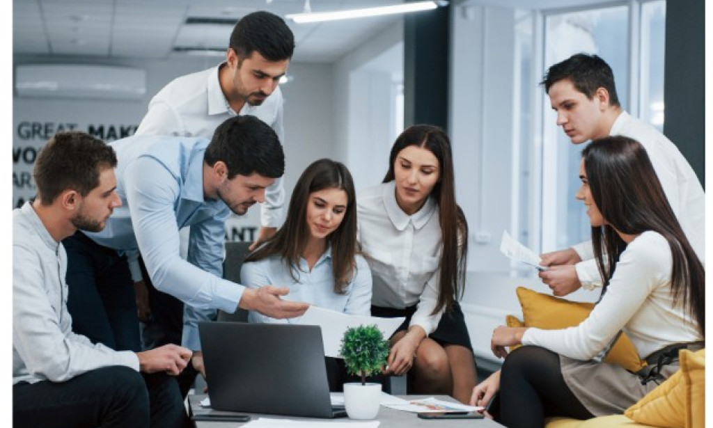 How Small Businesses Can Connect with Their Local Community Effectively