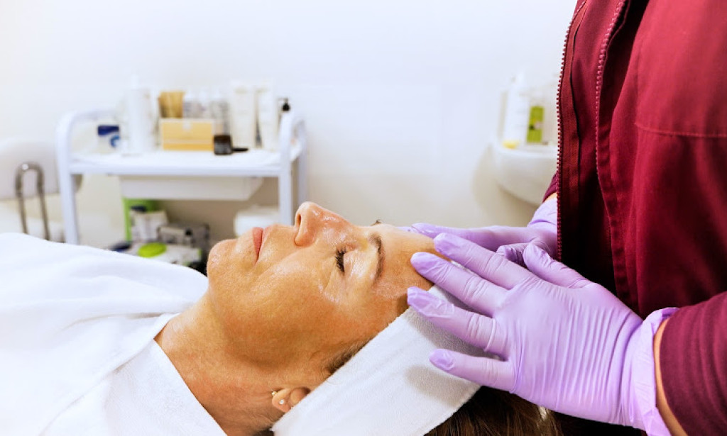 How Can Cosmelan Peel Enhance Skin Radiance?