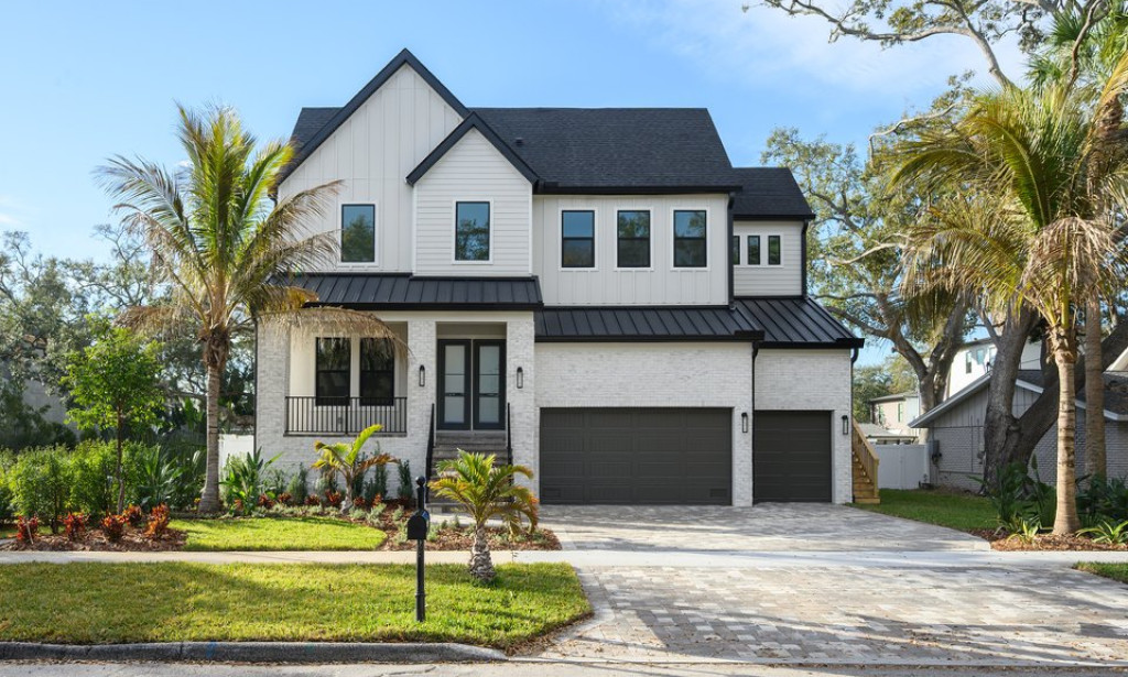New Home Construction vs Renovation in Tampa: Cost and Value
