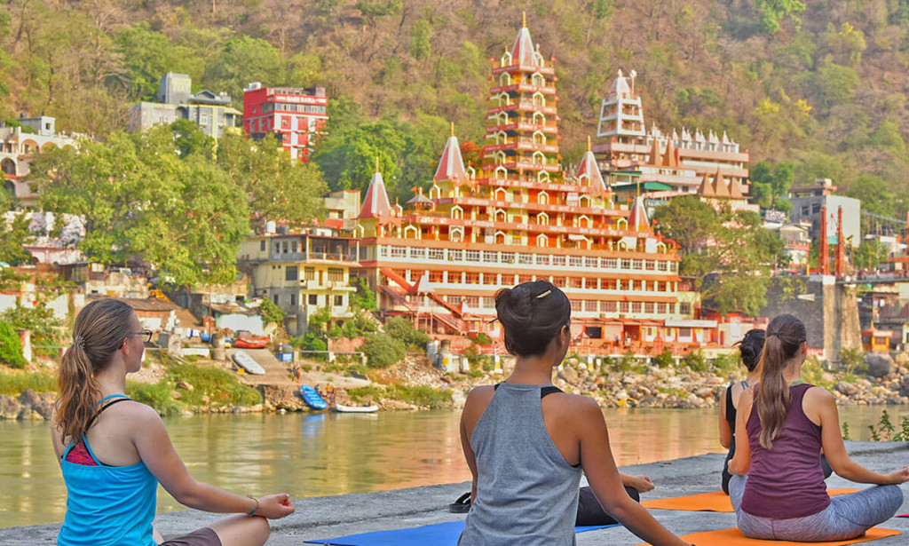 What is a 200 Hour Yoga Teacher Training Course in Rishikesh? A Complete Guide for Beginners