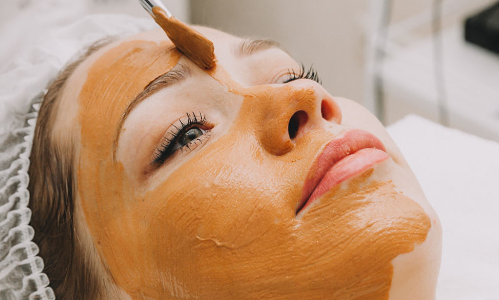 How Can Cosmelan Peel Treatment Treat Hormonal Pigmentation?