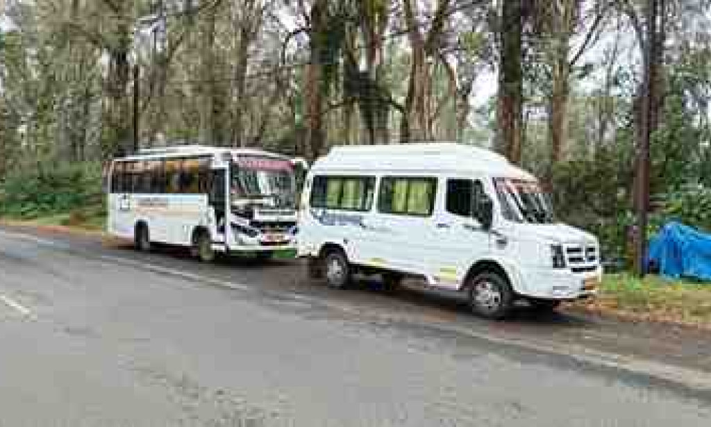 Comfortable Seating Benefits in 25 Seater Mini Bus on Rent in Bangalore -top