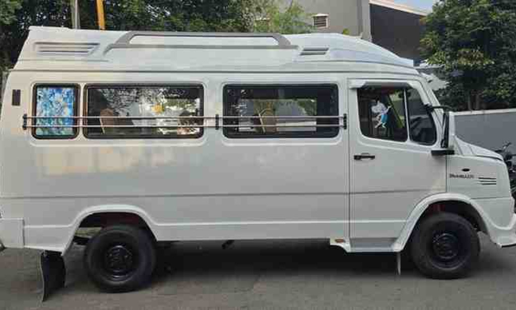 Travel Planning Guide for Groups Using 10 Seater Tempo Traveller Rental Bangalore top