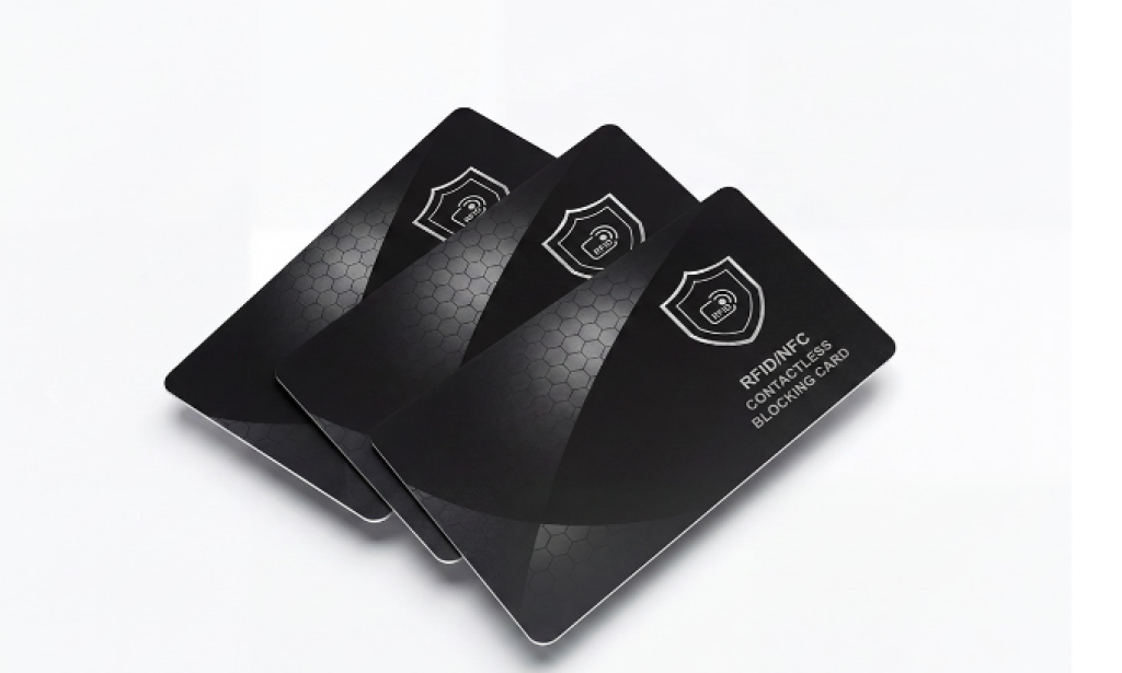 Card Armor Reviews – Can This Lightweight RFID Protection Card Support Better Wallet Security?