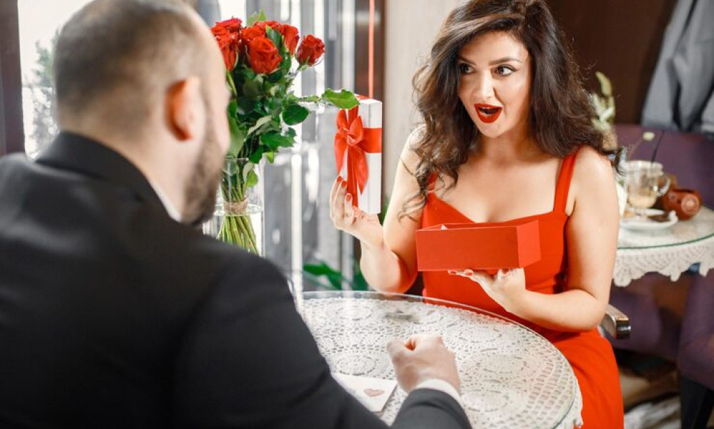 How to Build a Real Connection Through Exclusive Dating in 2026