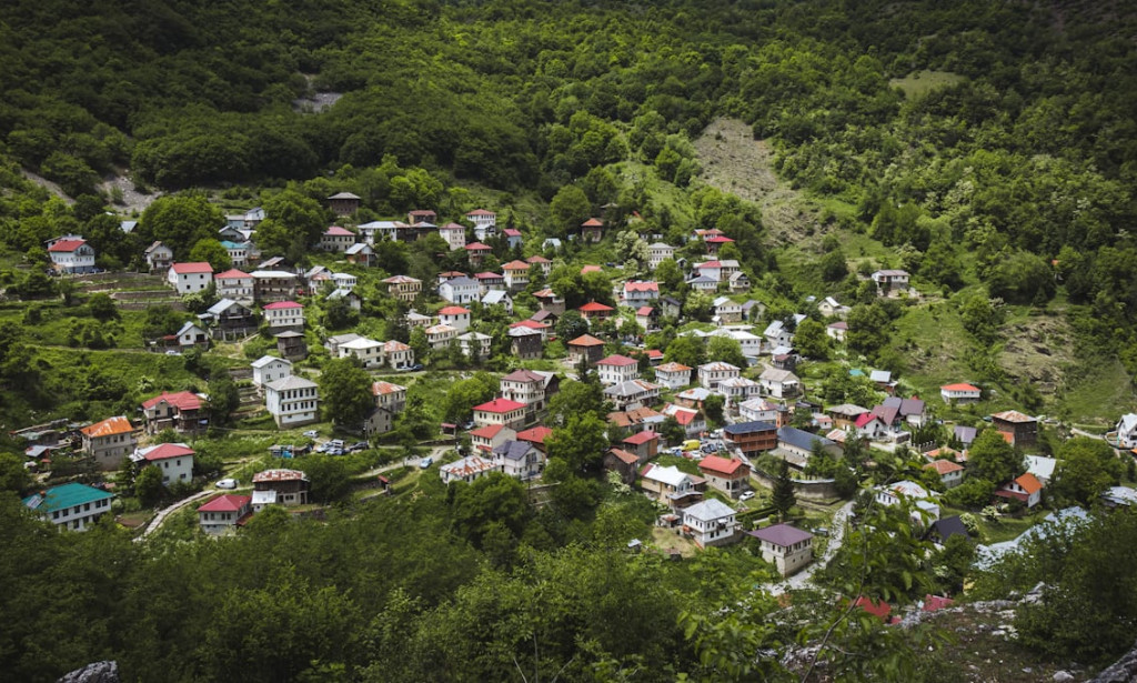 Where the Clouds Touch the Earth: Life in the Mountain Hills