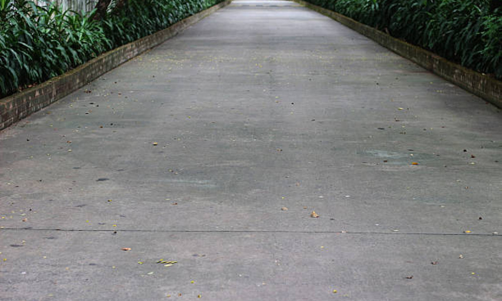 Expert Concrete Driveway Sealing Services in Chatham, IL