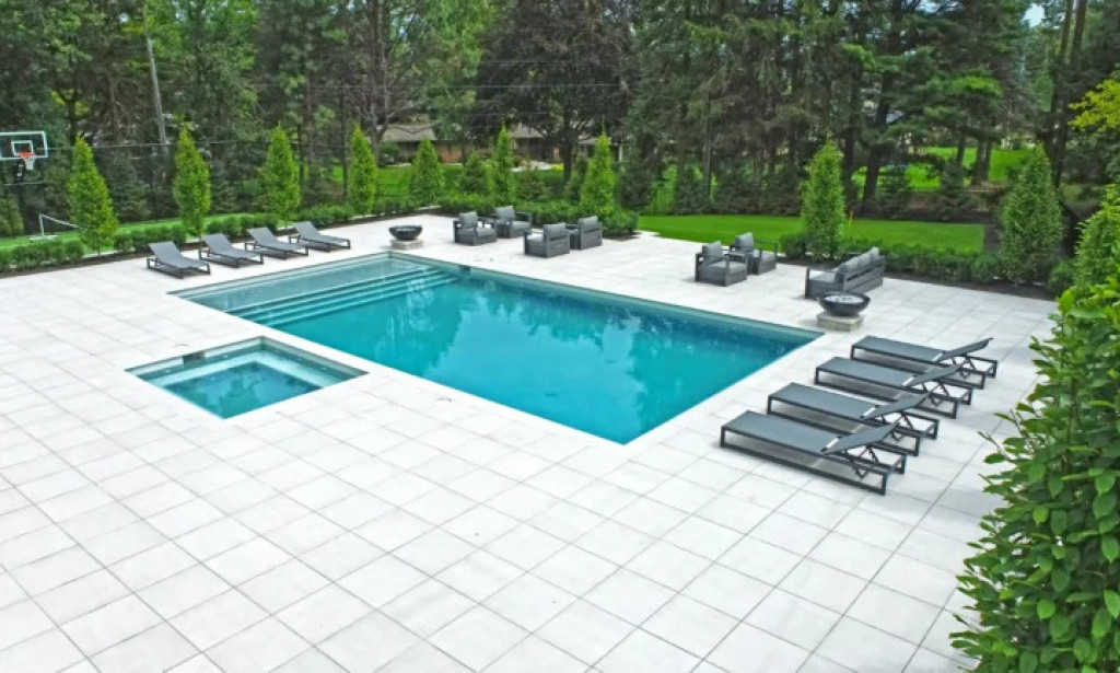 How to Create a Relaxing Paradise With an Outdoor Home Swimming Pool