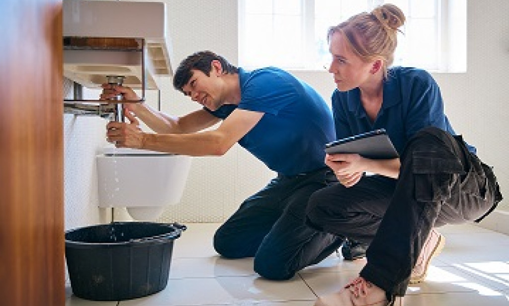 Top 7 Ways a Plumbing Service Software System Improves Business Efficiency