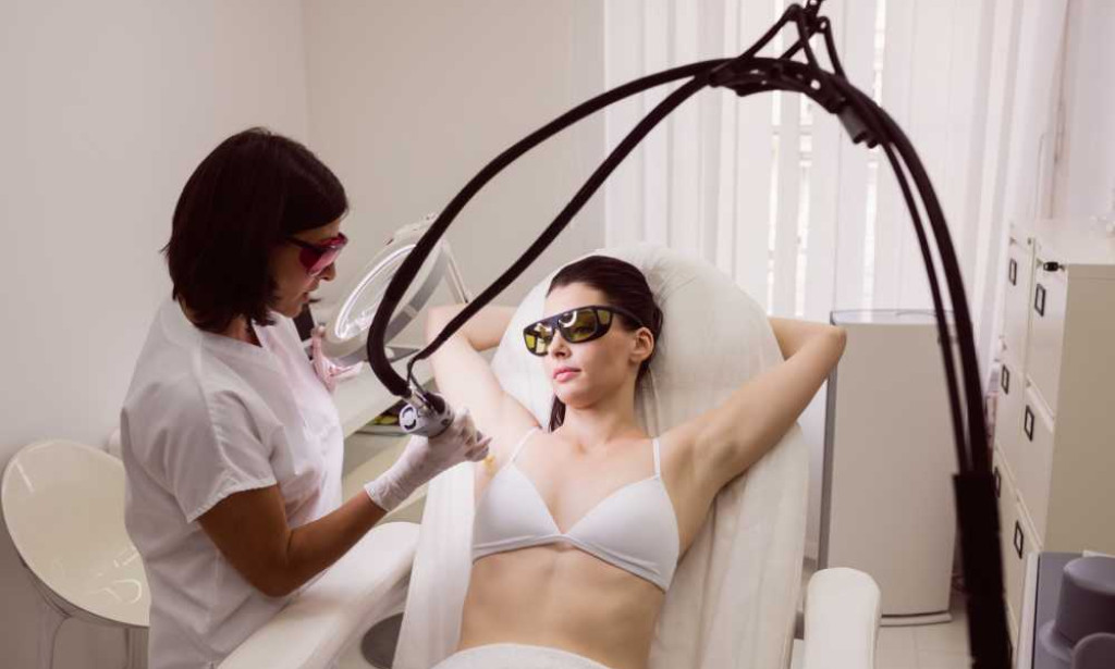 Top 8 Reasons Why Laser Hair Removal Toronto Is More Popular Than Ever