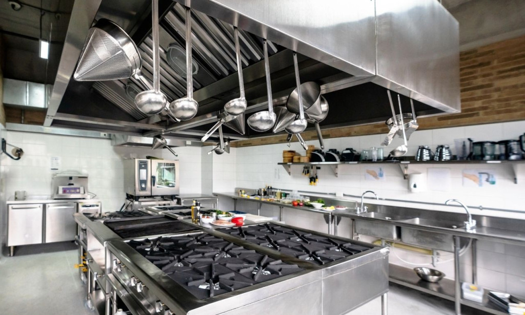 Top Commercial Kitchen Equipment Solutions for Modern Restaurant Kitchens