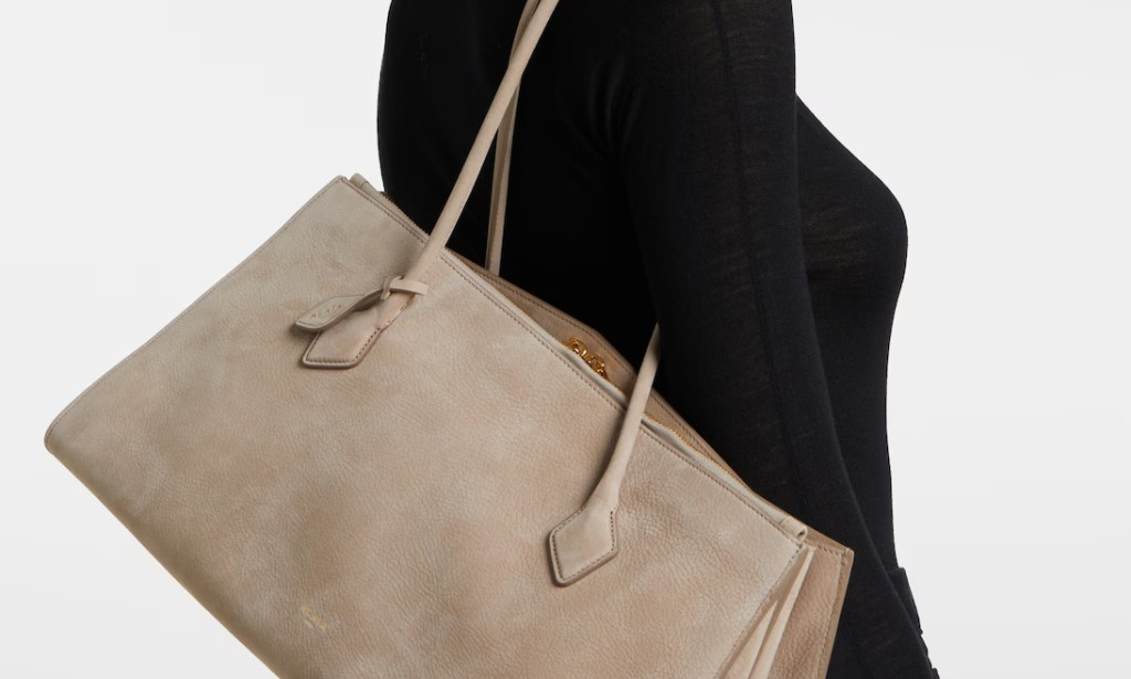 How Alaïa Handbags Became a Modern Luxury Fashion Favorite