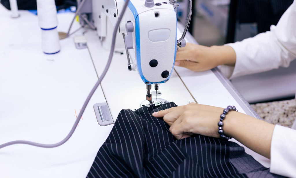 How Clothing Manufacturers Help Startups Launch Successfully