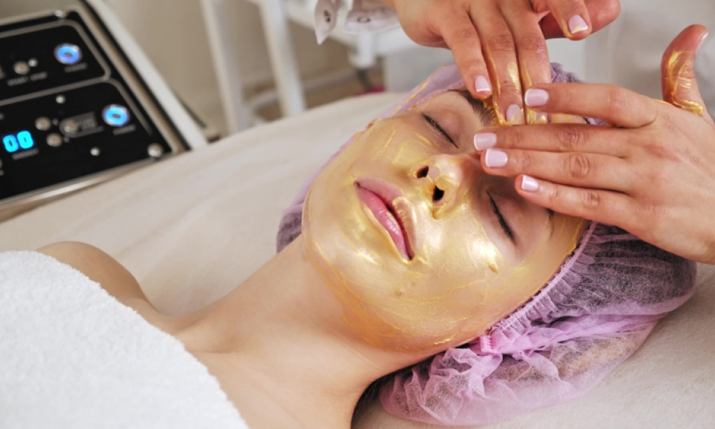 How Can Cosmelan Peel Treatment Improve Skin Radiance Naturally?