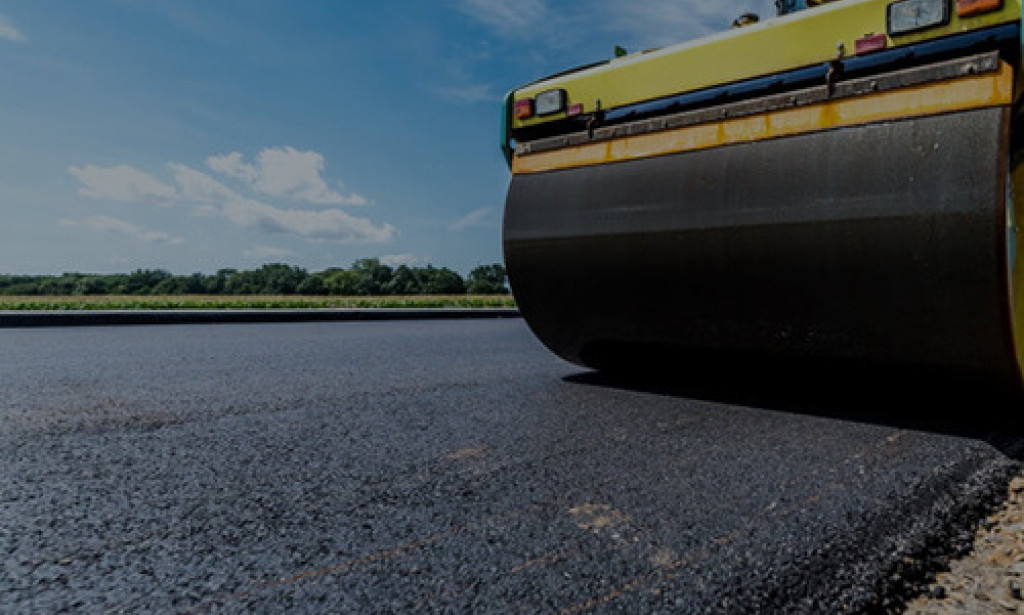 What Road Paving Projects Actually Demand From the Equipment on Site