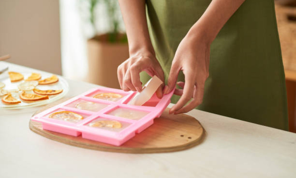 TOP 10 Reasons to Buy Melt and Pour Soap Base Online for Handmade Soaps