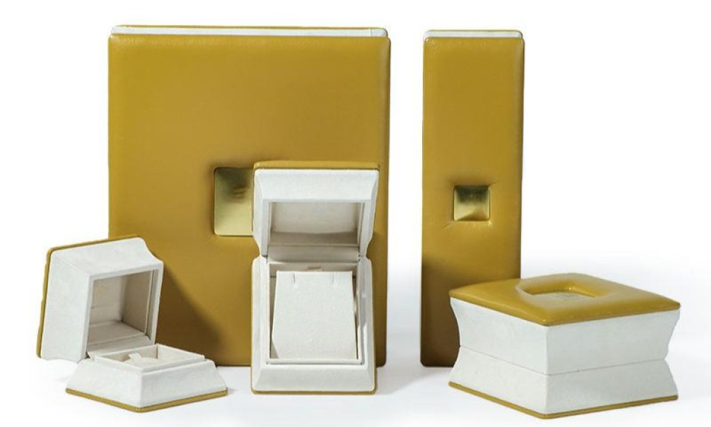 What is Inside the Making of a Quality Leather Jewelry Box