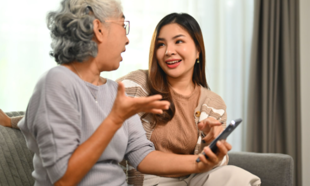 How Helping Elderly Family Members Adjust to a Live-In Helper