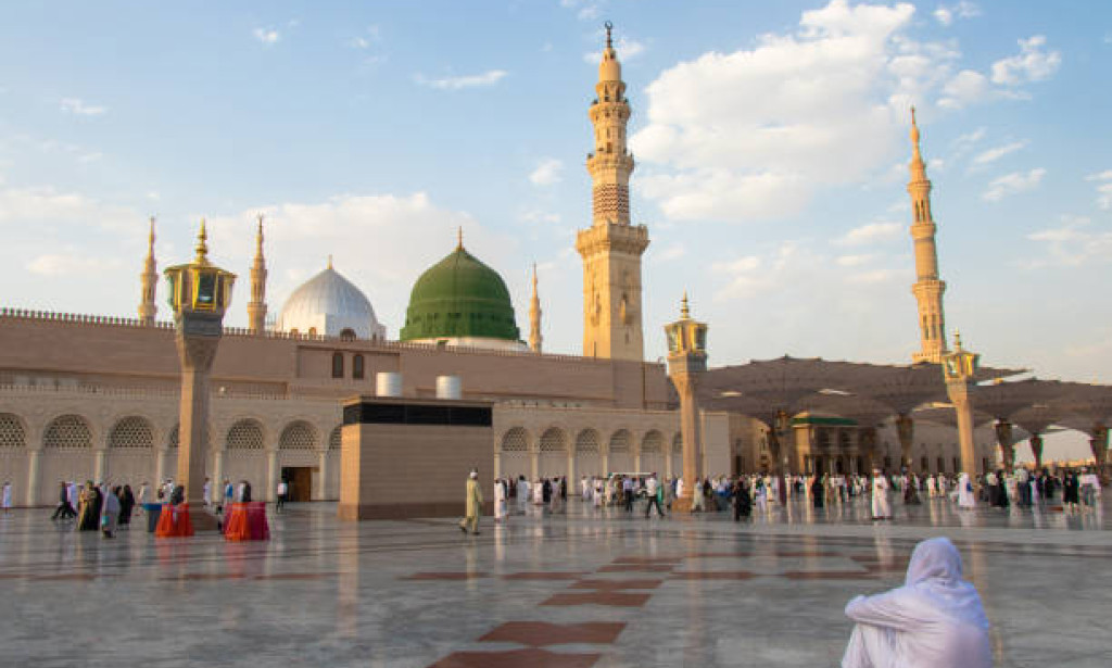 Plan Your Top Journey with the Best Umrah Deals from AlHaddi Travel