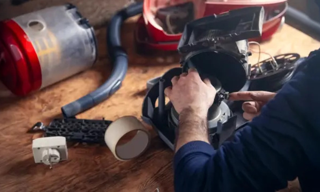 How Professional Maintenance Extends the Life of Cleaning Machines