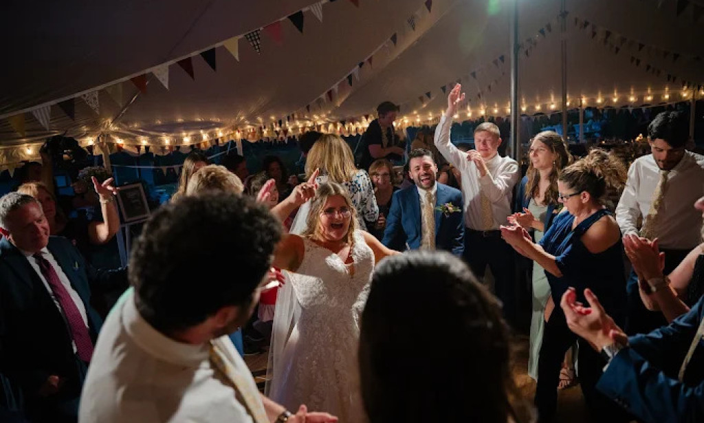 How Do You Find the Right DJs in Maine for Your Next Event?