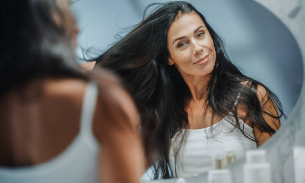How to Maintain Healthy Hair with the Right Moisture Routine