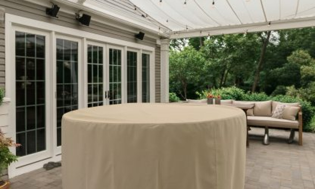 Top Round Bar Table Cover: The Simple Way to Protect Your Outdoor Furniture