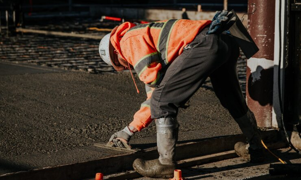 How Asphalt Paving Services Are a Smart Investment for Residential and Commercial Properties